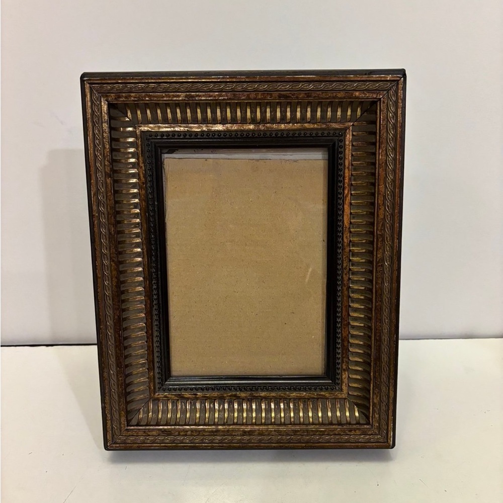 Enchanté Accessories bronze picture frame